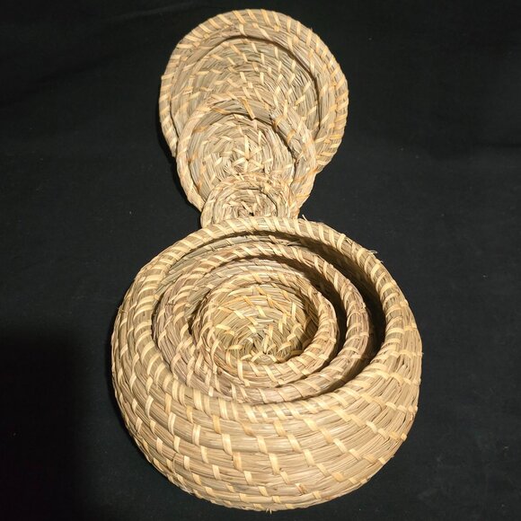 Nesting Sweetgrass Covered Bowls X3 - 7 1/2x4 1/4" // 5 3/4"x3" // 4"x2 1/8" - Picture 1 of 7